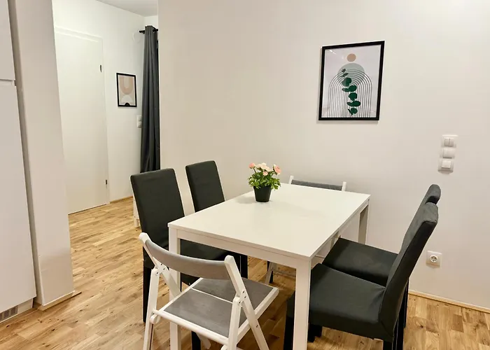 דירה Modern With Balcony & Free Parking - Nearby Metro וינה