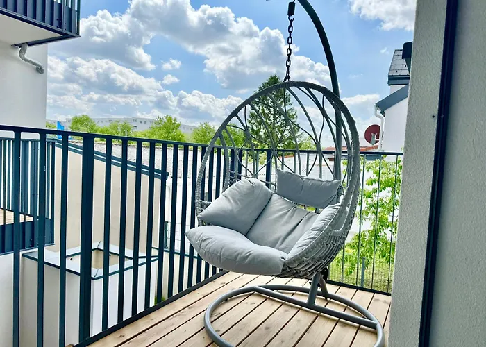 Modern With Balcony & Free Parking - Nearby Metro דירה וינה
